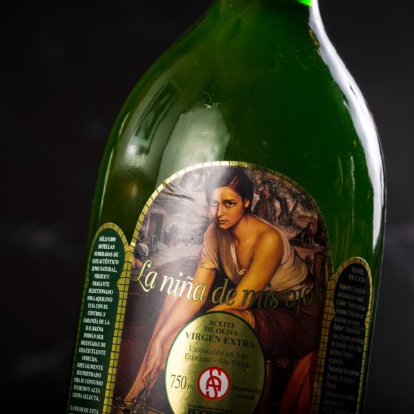 Detalle aceite de oliva virgen extra La Vizcaína